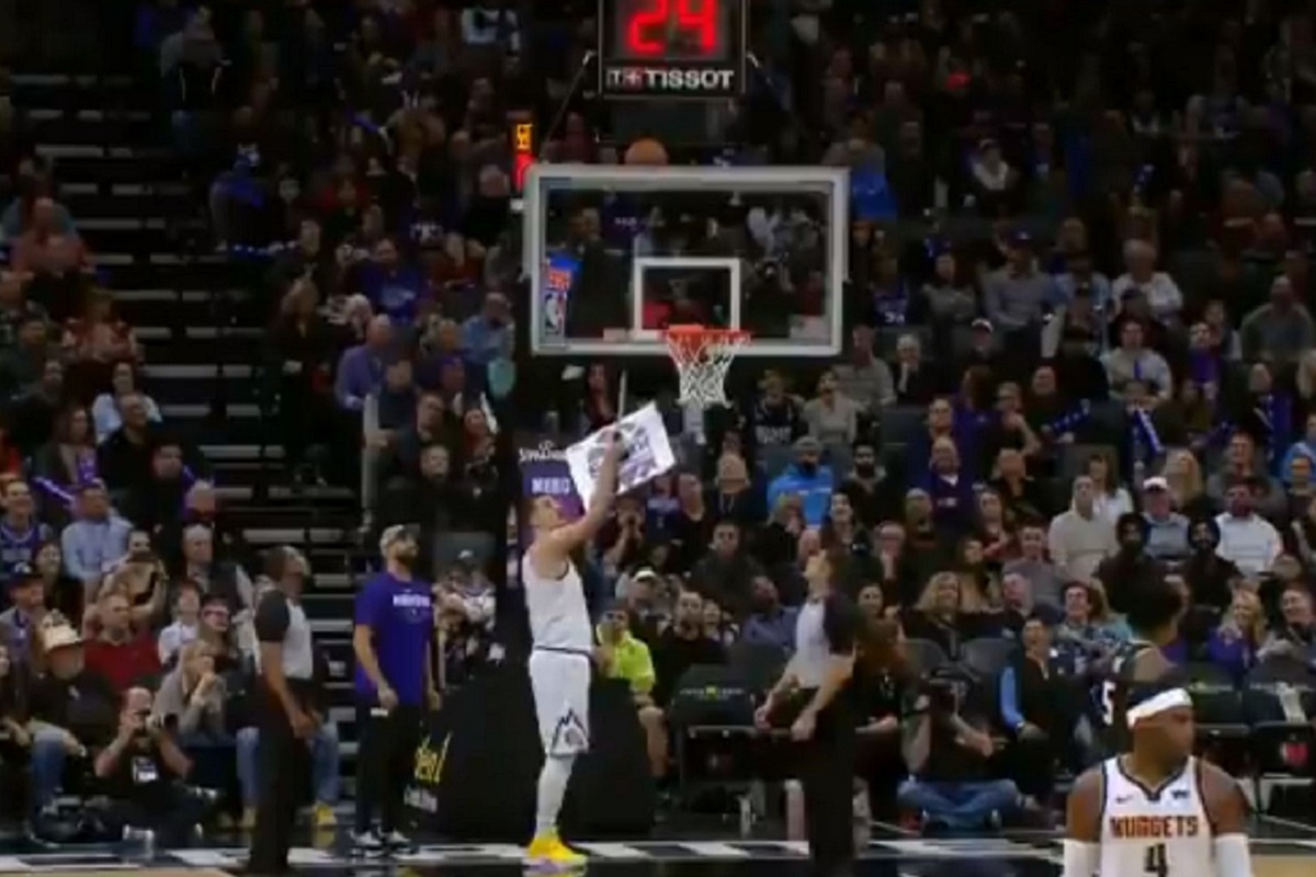 Jokićev metloboj: Vladao je srpskim NBA derbijem, ali ovo mu je potez utakmice