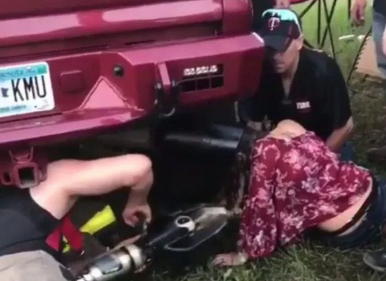 Pijana tinejdžerica odlučila probati stane li joj glava u ispušnu cijev kamiona, brzo se pokajala