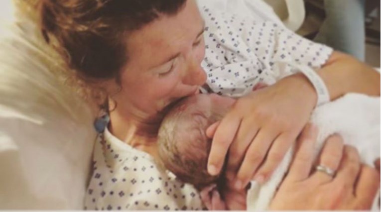 Supruga Jamieja Olivera izazvala oduševljenje fotkom s porođaja najmlađeg sina