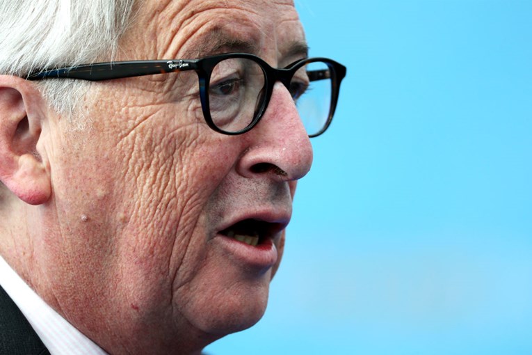 Njemački Spiegel: Juncker je odbio stati na stranu Slovenije u sporu oko Pirana