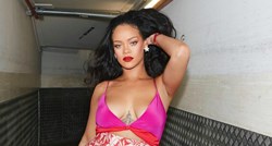 "Jesi li ti uopće stvarna?": Rihanna zaludila obožavatelje fotkom u toplesu