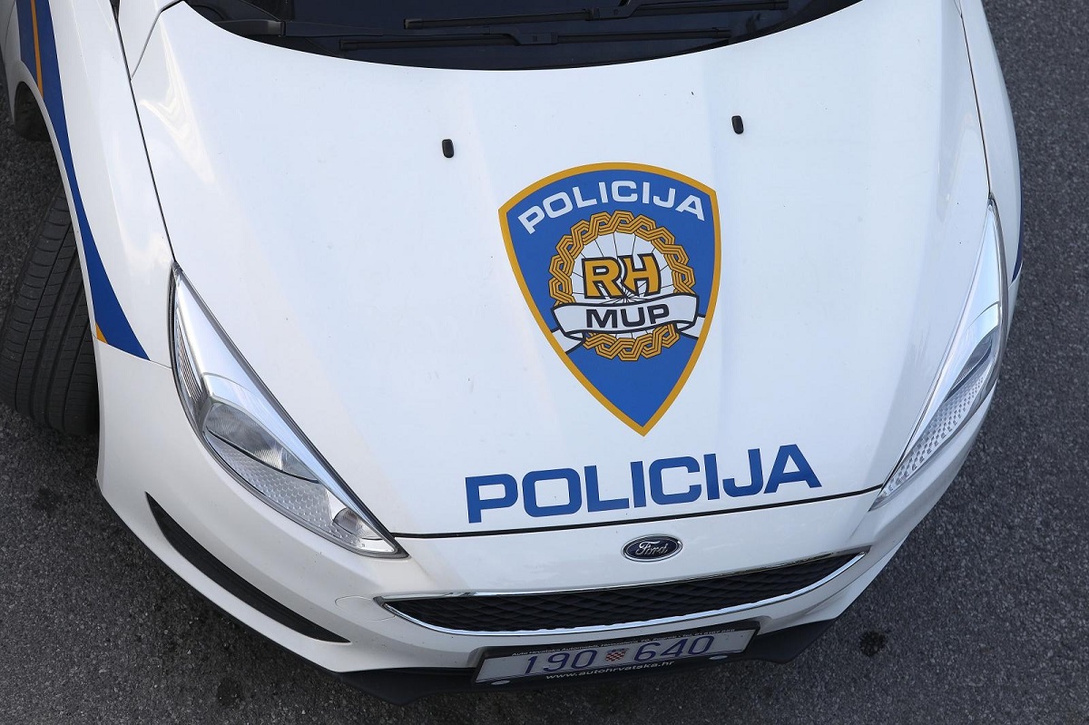 Karlovčanin tražio ženu preko oglasa. Javila mu se žena iz Siska i pokrala ga
