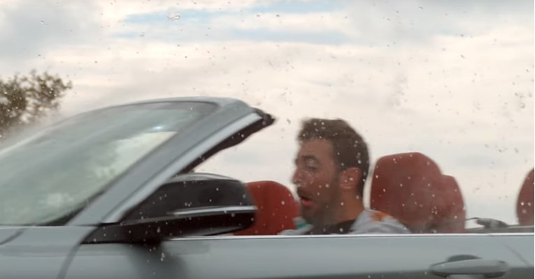 Koliko brzo treba voziti kabriolet na kiši da ostanete suhi?
