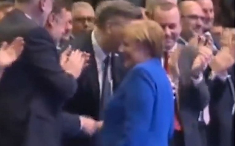 VIDEO Nezgodan trenutak kad je Plenković išao pozdraviti Merkel pa poljubio zrak