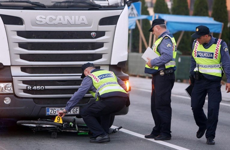 Karlovačka policija o smrti dječaka: "Neoprezno je prelazio cestu"