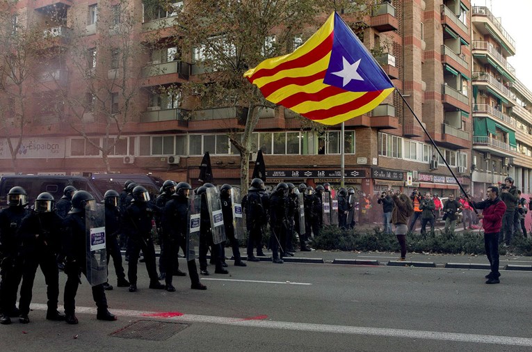 Španjolski premijer u posjetu Kataloniji, prosvjednici blokirali ceste