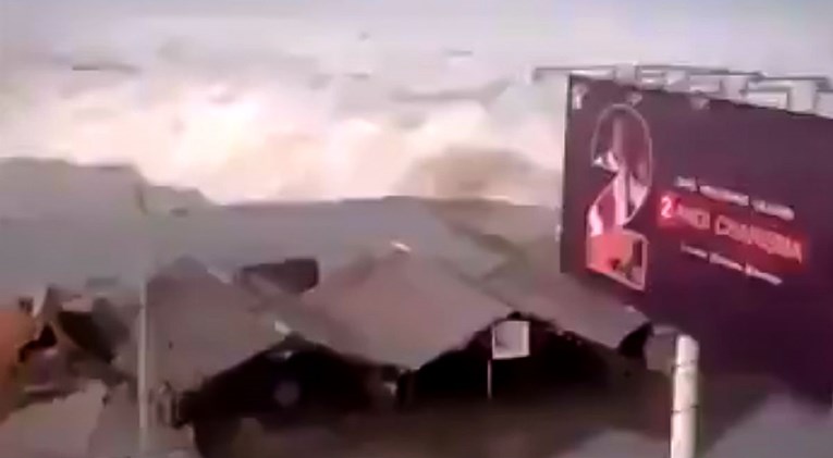 VIDEO Pogledajte kako je izgledao udar tsunamija koji je ubio više od 380 ljudi