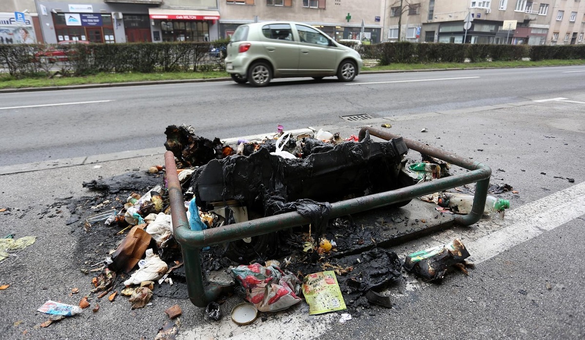 POŽARI DILJEM GRADA Sinoć je u Zagrebu gorjelo osam kontejnera