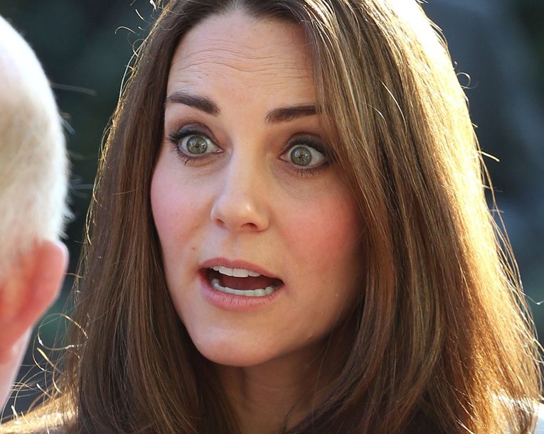 Kakav gaf na Netflixu: Od Kate Middleton napravili eskort damu