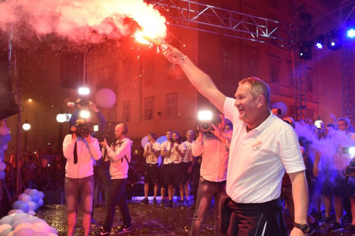 Armada ima jak razlog zbog kojeg je molila Keka da ostane. Ovo je kraj jedne ere