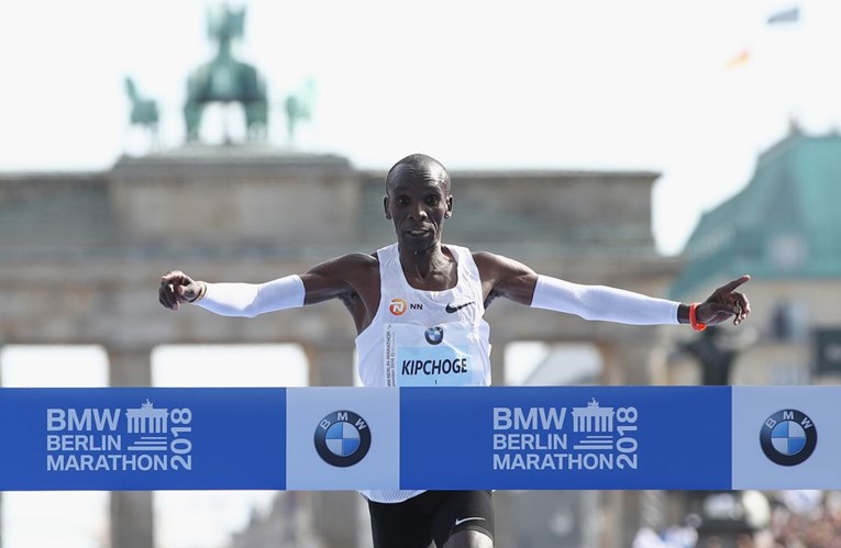 Kenijac Kipchoge postavio novi svjetski rekord u maratonu