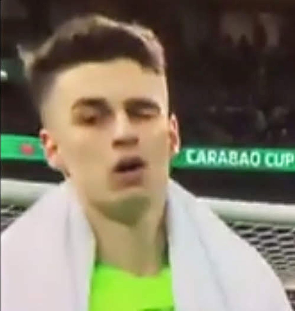 Kepa namignuo kameri nakon što je odbio izaći iz igre
