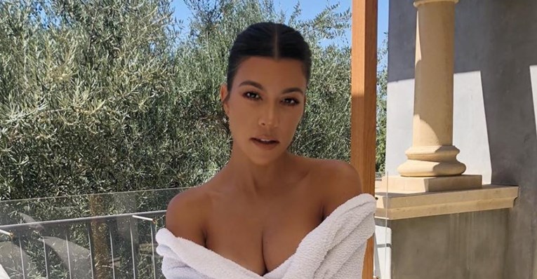 Kourtney Kardashian pozirala potpuno gola i mnoge iznenadila izgledom