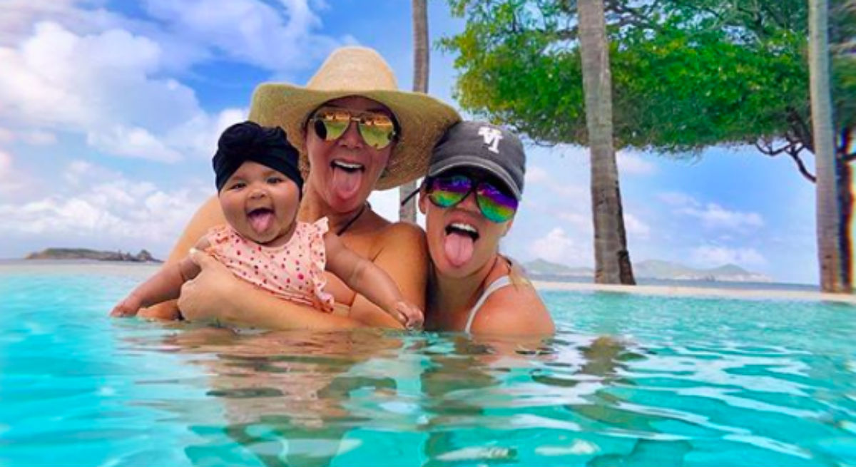 Kourtney Kardashian pokazala kako zabaviti bebe tijekom leta avionom