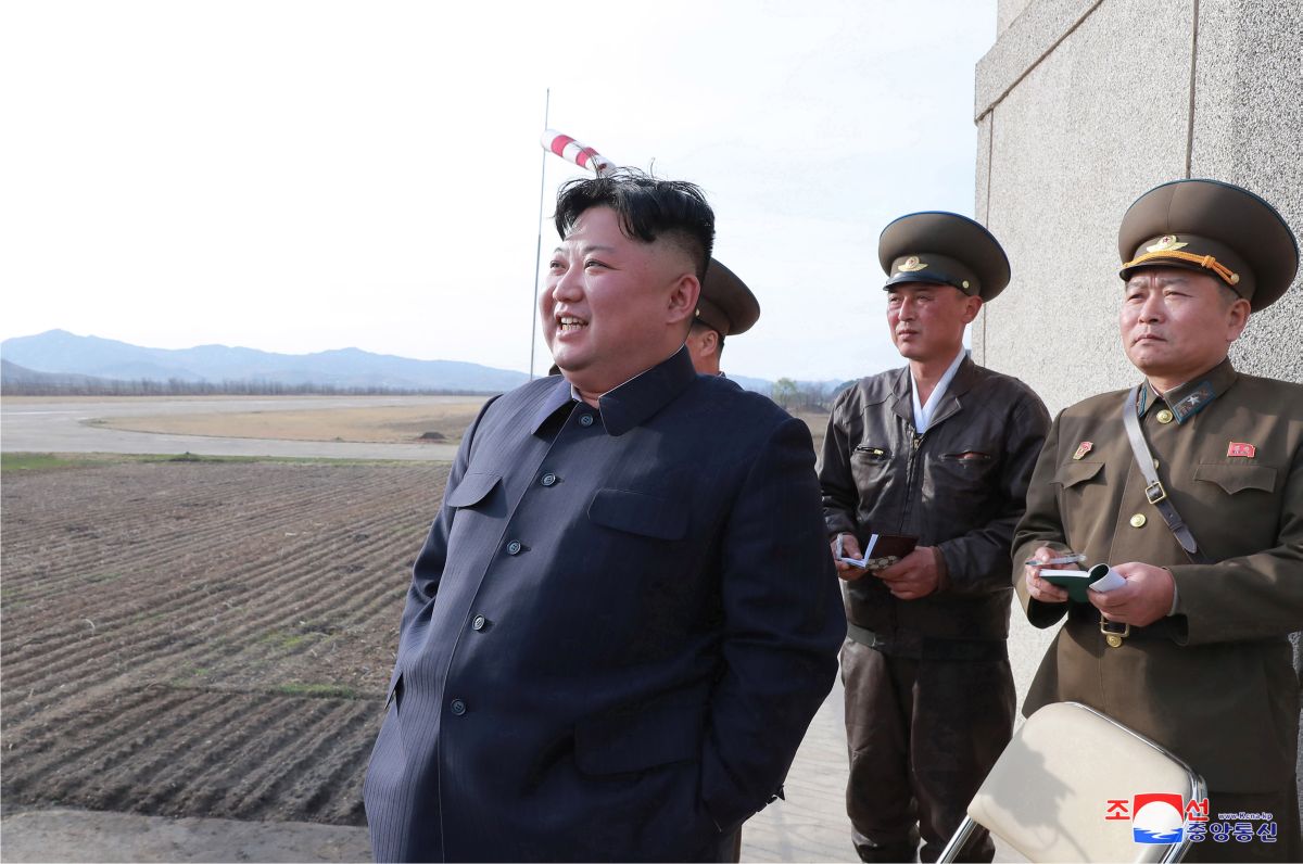 Kim Jong-un gledao lansiranje projektila