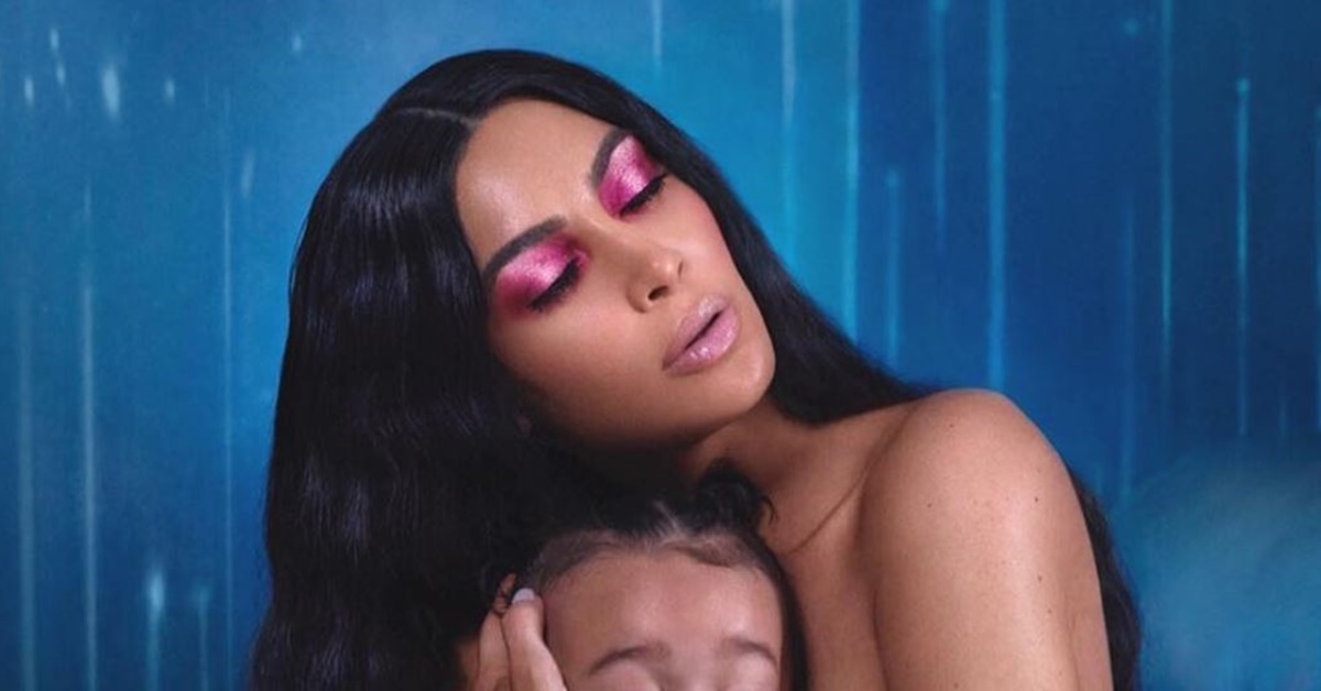 Kim Kardashian pozirala u toplesu s kćerkicom: "Ovo je odvratno"