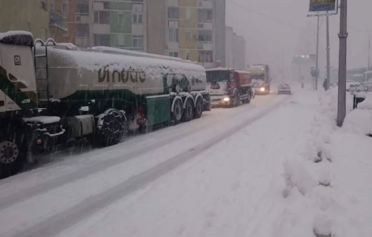 U zastoju prometa na cesti između Mostara i Sarajeva preminuo stariji muškarac