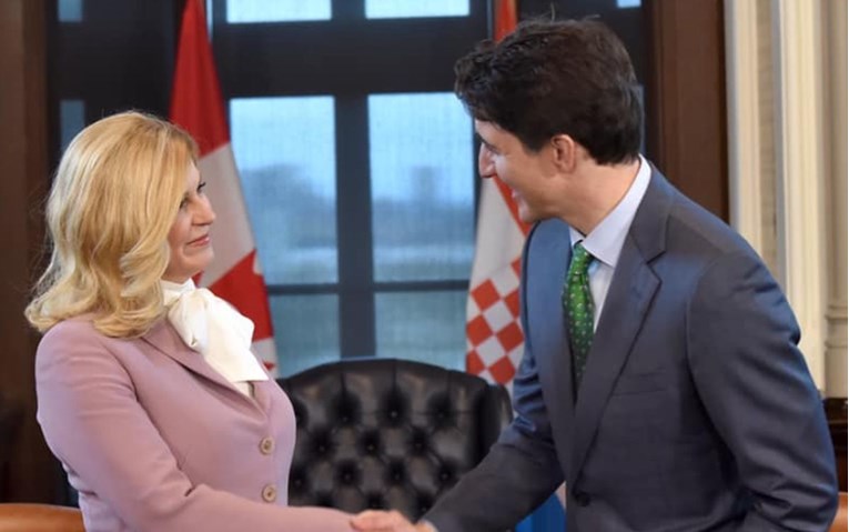 FOTO Kolinda za susret s kanadskim premijerom obukla pussy bow košulju