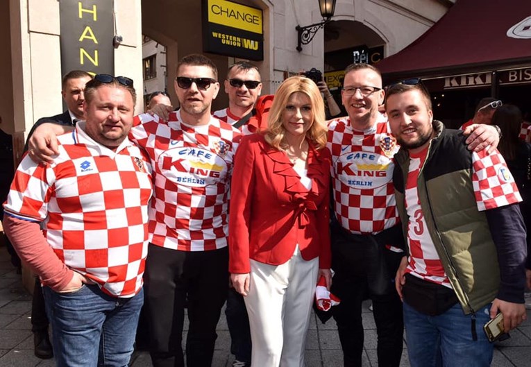 Stesana Kolinda oduševila navijače Hrvatske u Budimpešti