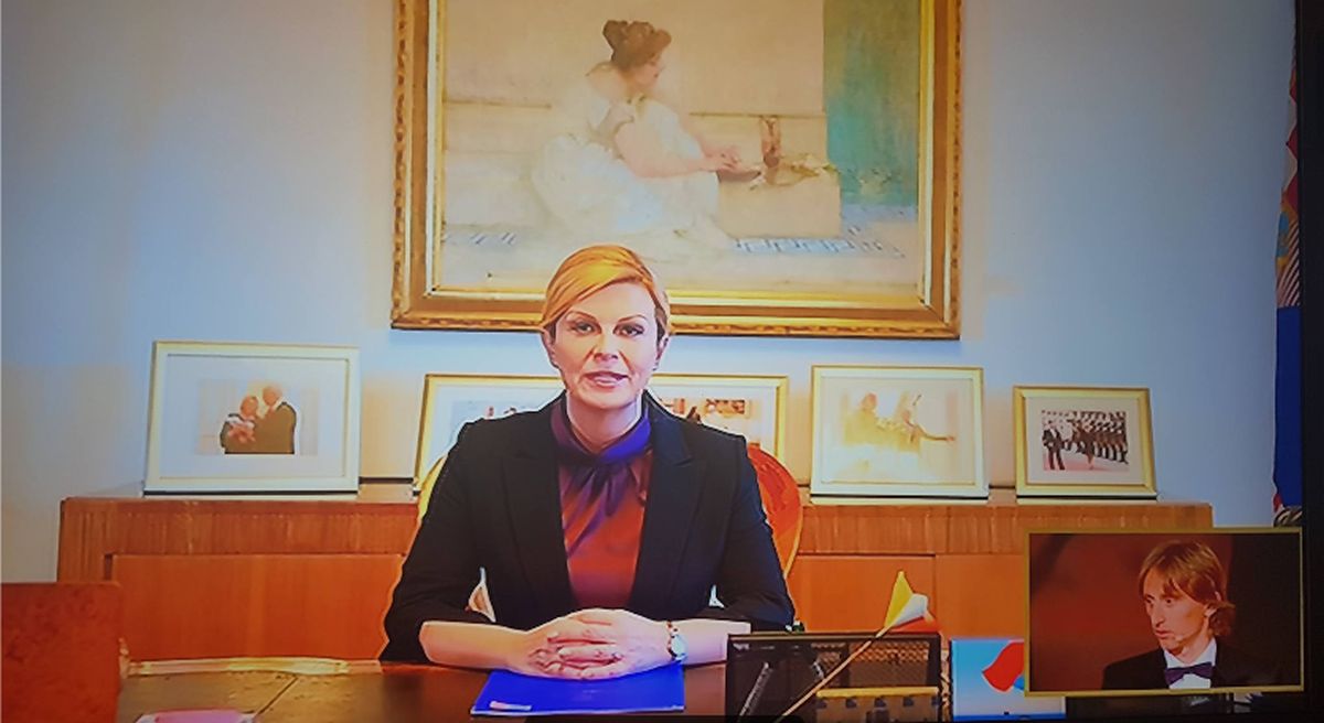 Pogledajte Modrićev izraz lica kad mu se Kolinda ugurala na dodjelu