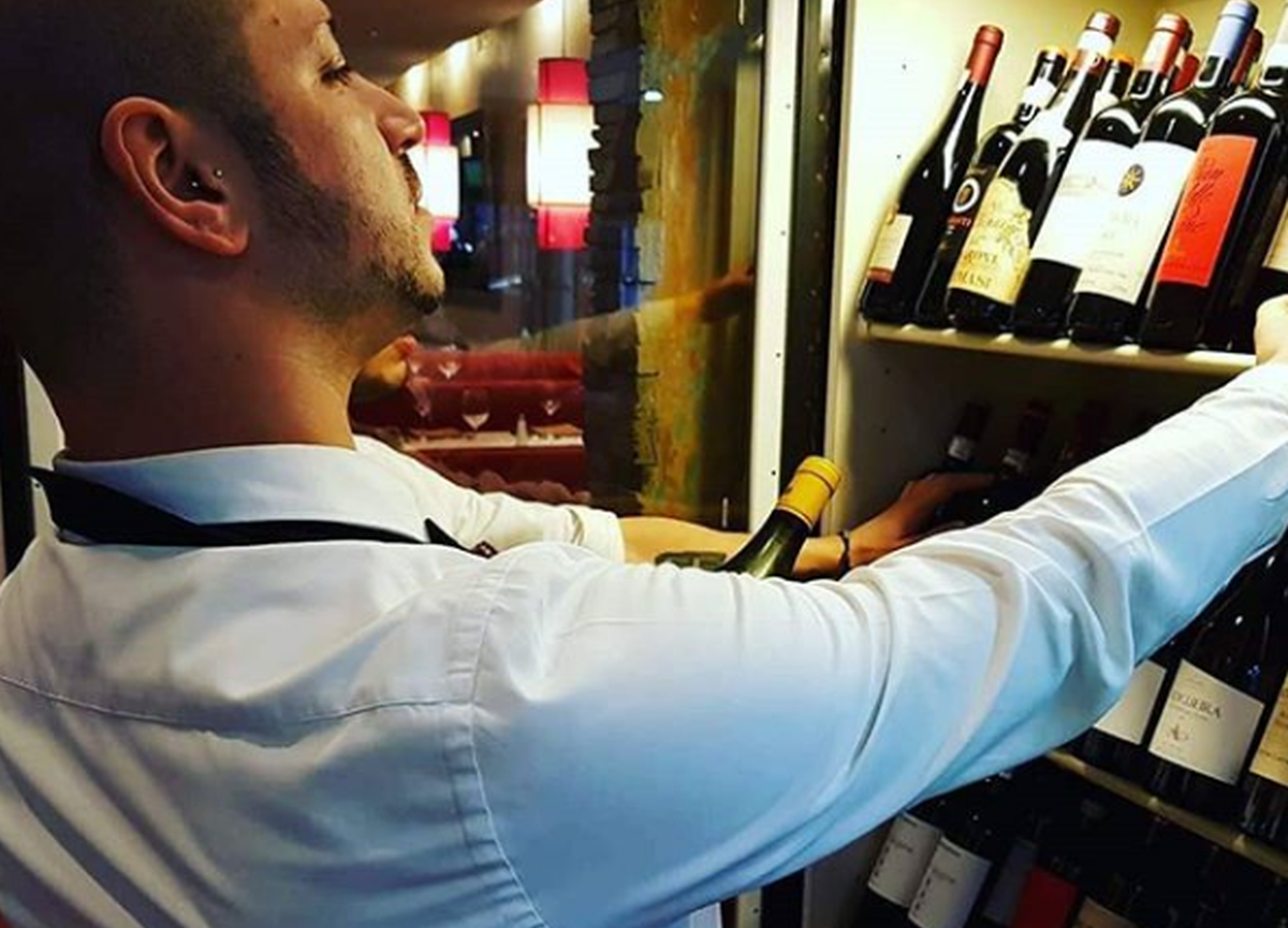 Konobara izludjeli naporni gosti : "Ako vam se ne sviđa, idite na kebab"