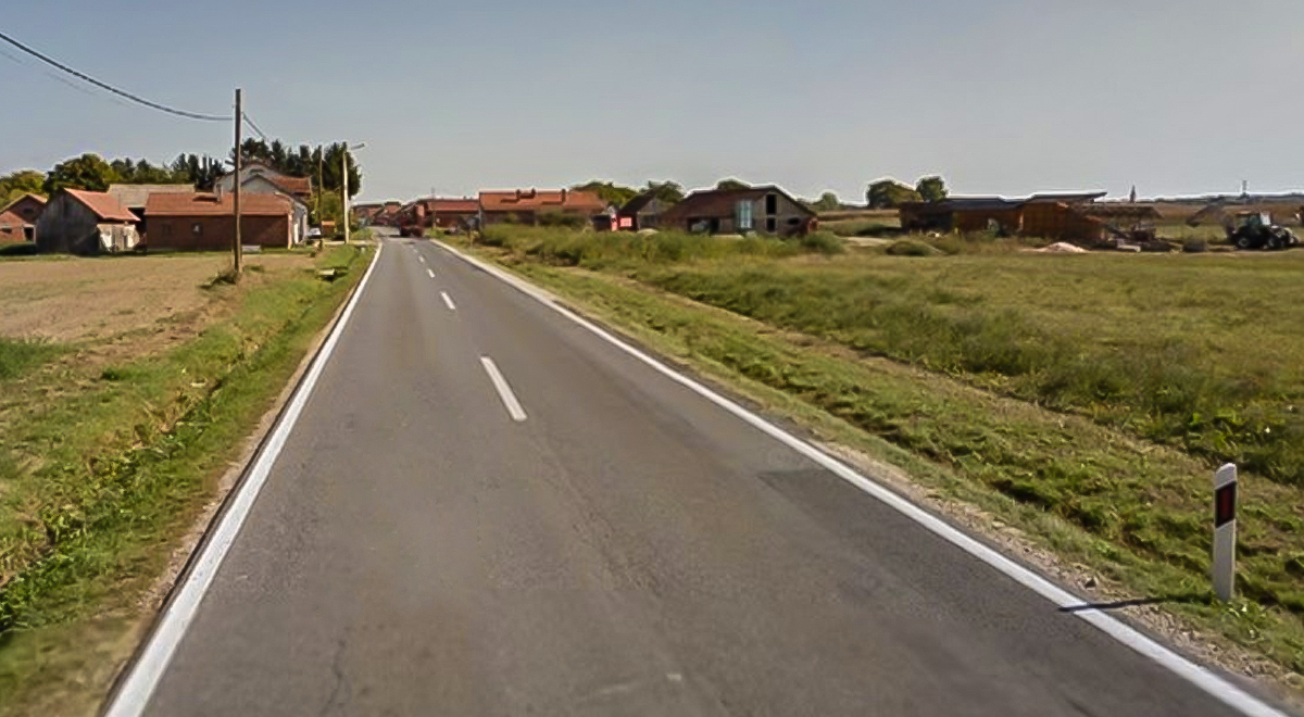 Zatvorena cesta kod Koprivnice, izvlači se kamion koji je upao u kanal