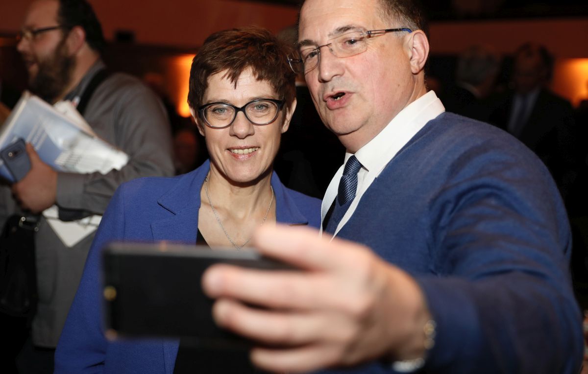 Počela utrka za nasljednika Angele Merkel, a ova žena je glavni favorit