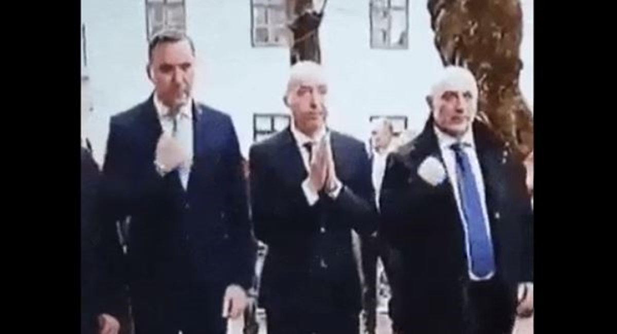 Krstičevića brutalno sprdaju zbog videa na kojem se krsti i radi nekakav čučanj