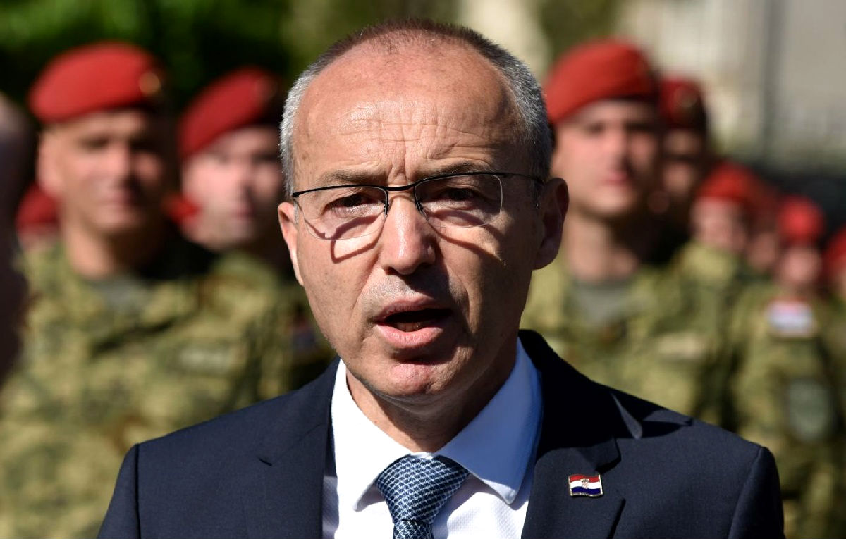 Krstičević posjetio hrvatski vojni kamp u Lourdesu