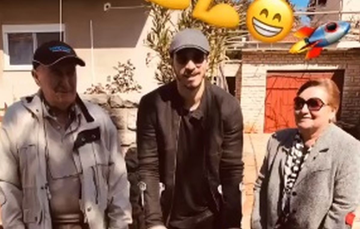 Šime Vrsaljko nasmijao fanove fotkom s "ekipom iz kvarta" na štakama