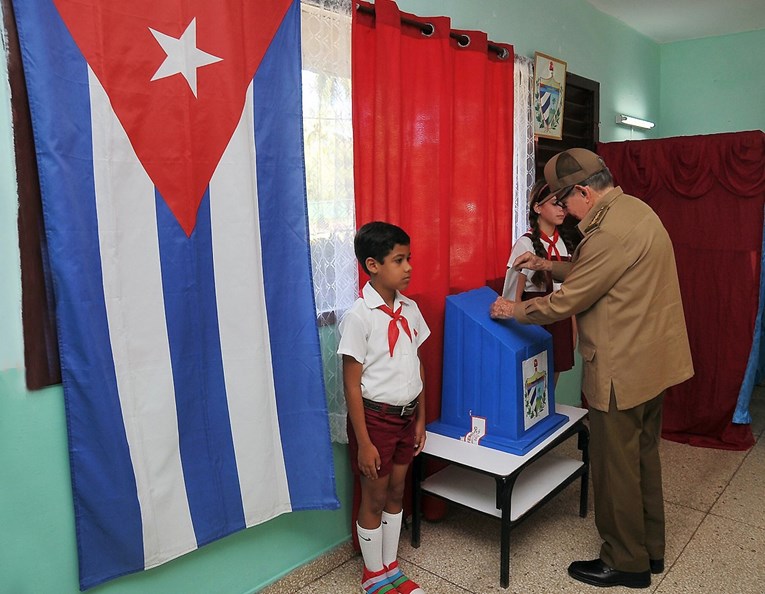 Kubanci premoćnom većinom podržali novi ustav, jednopartijski sustav ostaje
