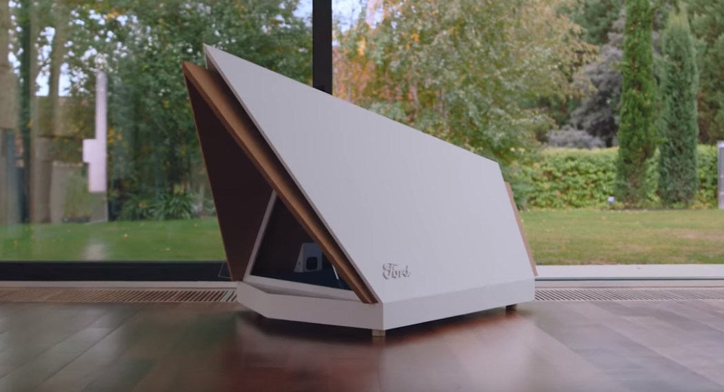 Ford napravio kućicu za pse koja štiti od buke petardi i vatrometa