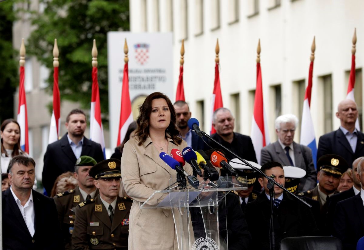 Kći Rudolfa Perešina održala emotivan govor ispred očeva MiG-a