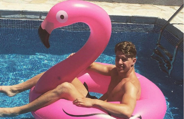 Majka 20-godišnjaka pronašla čarapu u koju je "obavio posao" pa mu poslala urnebesnu poruku