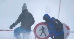 Raste broj poginulih u Austriji, lavina zatrpala tinejdžera