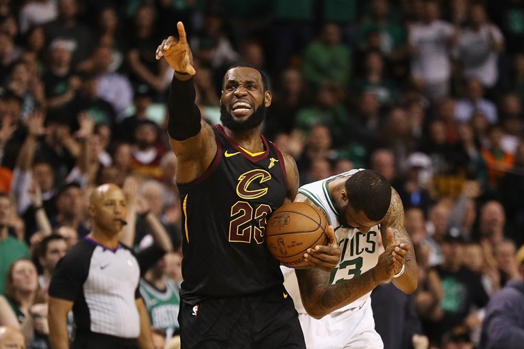 KRALJ U OSMOM NBA FINALU ZAREDOM Čudesni LeBron srušio Celticse u sedmoj utakmici