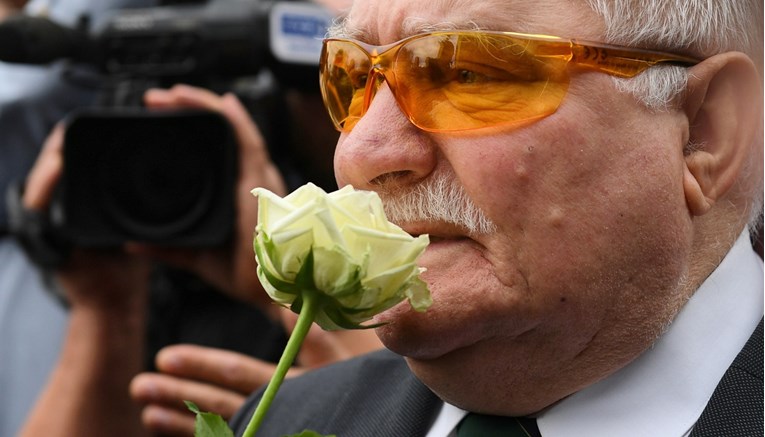 Nobelovac Lech Walesa proslavio 75. rođendan, poljske vlasti ga ignoriraju