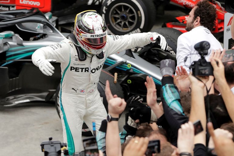 Pobjeda Hamiltona u Brazilu, Mercedesu konstruktorski naslov