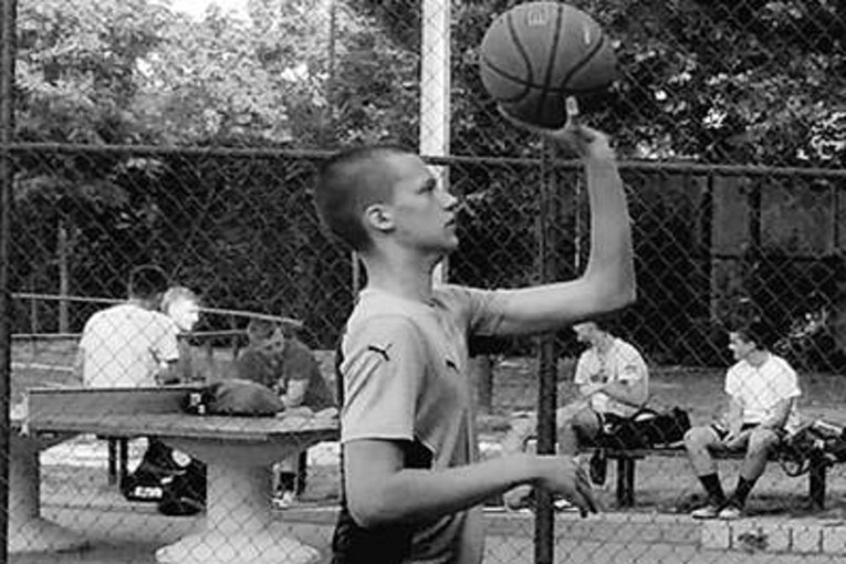 Umro je mladi hrvatski košarkaš