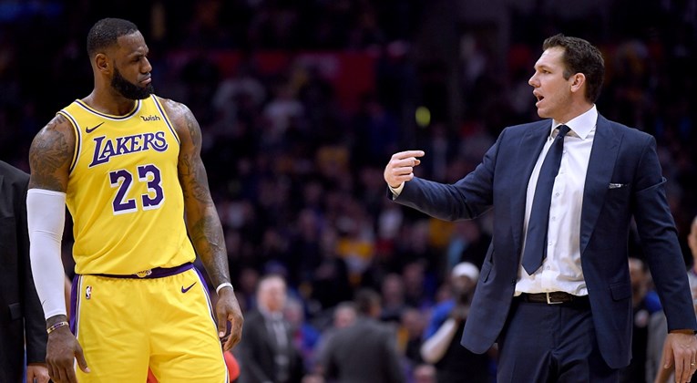 Lakersi se riješili trenera, LeBron dovodi prijatelja na klupu