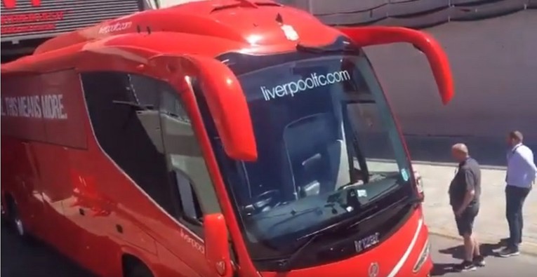 VIDEO Bus Liverpoola zapeo ispod stadiona na kojem se igra finale LP-a