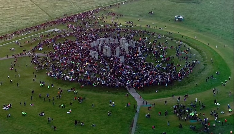 VIDEO Snimka Stonehengea na solsticij ostavit će vas bez daha