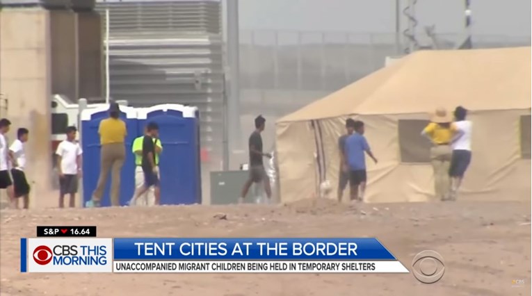 Američke vlasti usred noći prevoze djecu u logor za migrante u pustinji