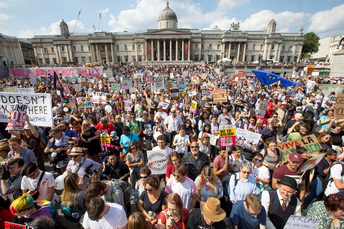 VIDEO Deseci tisuća u prosvjedu protiv Trumpa u Londonu: "Amerikanci se moraju probuditi"