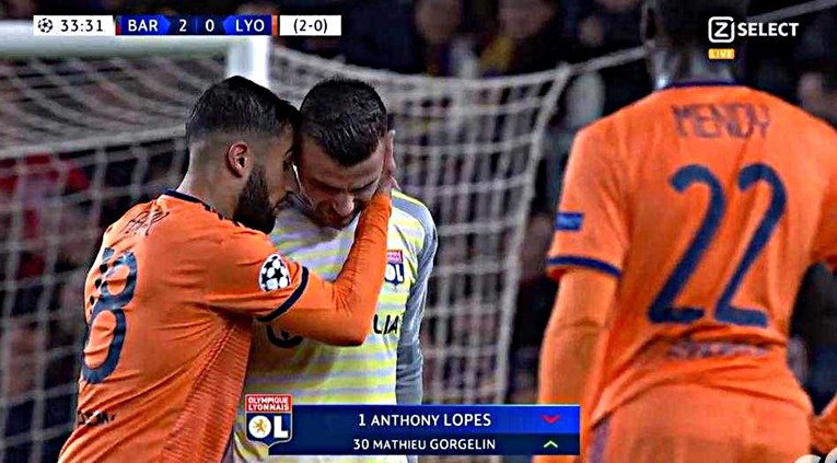 Golman Lyona u suzama napustio igru, cijeli Camp Nou mu je pljeskao