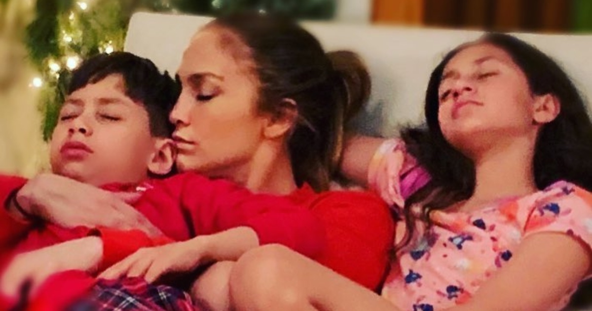 J.Lo objavila preslatku snimku svojih blizanaca koji pjevaju njenu pjesmu