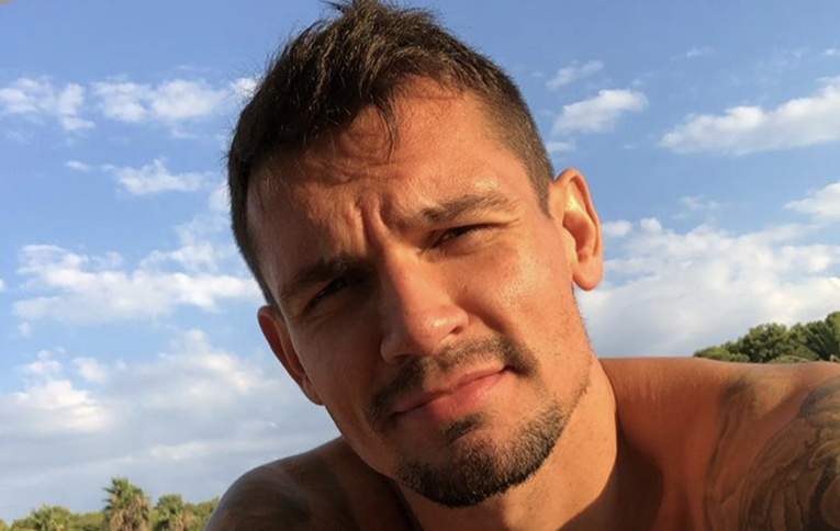 ''Eee, sad laganini'': Lovren selfiejem s plaže raspametio obožavateljice