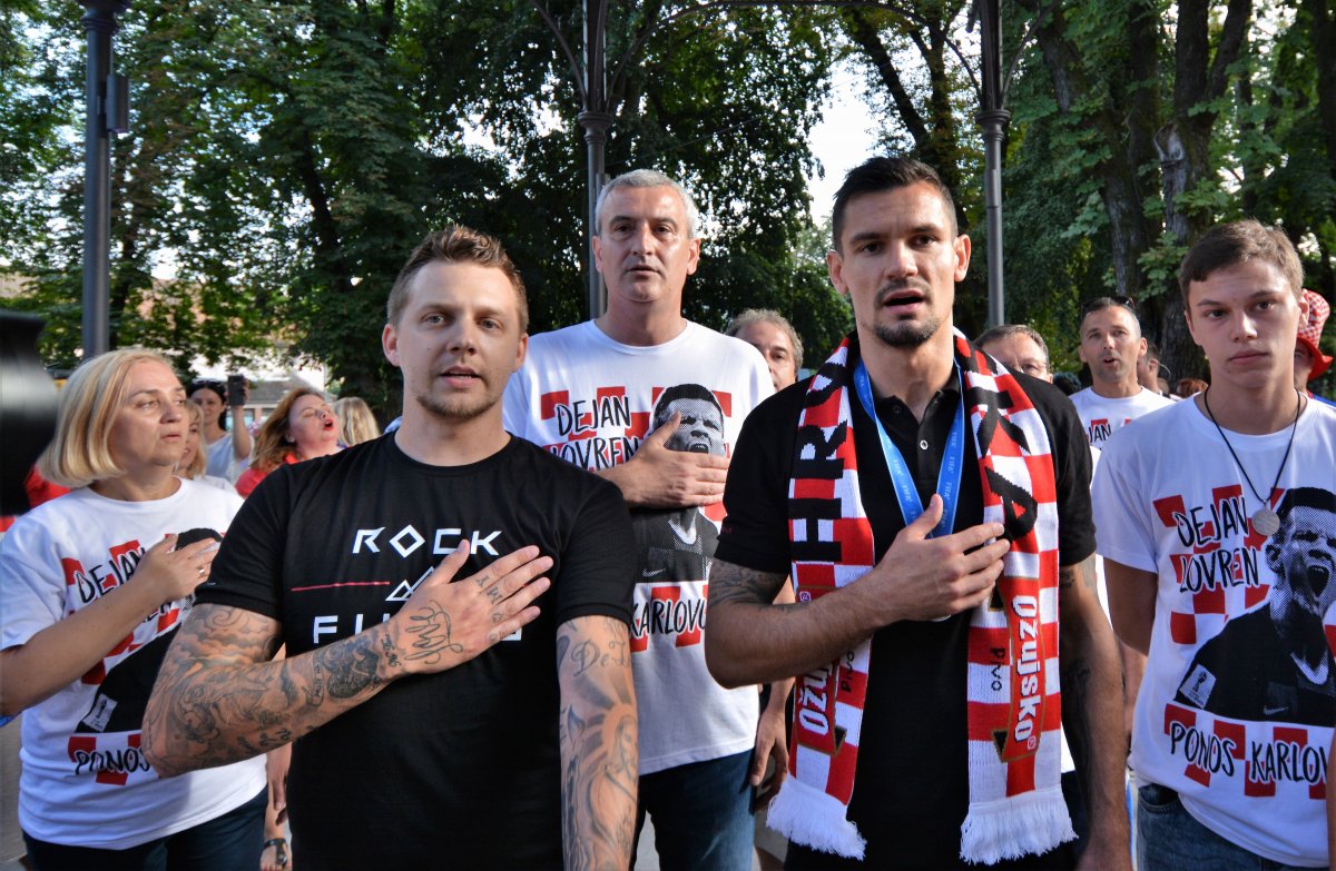Lovren položio medalju na prijateljev grob: "Ovo je i tvoja medalja"