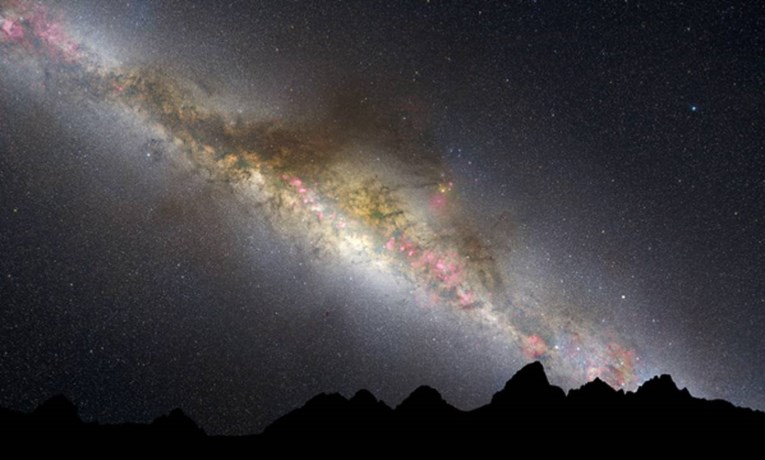 Astrofizičari: Guste kugle nepoznate tvari stvaraju rupe u našoj galaksiji