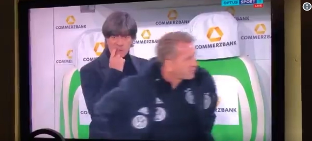 Löw nastavlja s gadostima: Čačkao zube pa pružio ruku Saneu